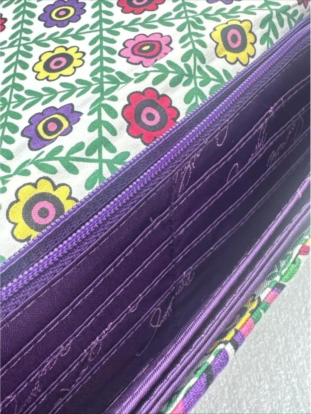 Vera Bradley Mod Flowers Spring Quilted Accordion Wallet 9” X 4” Bright Colors - Picture 5 of 8
